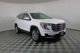 Used 2024 GMC Terrain SLT image 2