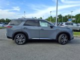 New 2025 Nissan Pathfinder Platinum image 2