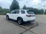 New 2025 Honda Pilot EX-L image 5