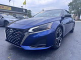 Used 2023 Nissan Altima 2.5 SR w/ SR Premium Package image 3