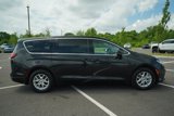 Used 2023 Chrysler Pacifica Touring-L image 6