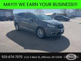 Used 2023 Chrysler Pacifica Touring-L image 3