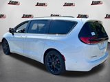 New 2024 Chrysler Pacifica Limited w/ S Appearance Package image 3