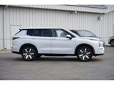 New 2025 Mitsubishi Outlander SE image 2
