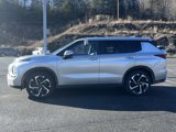 Used 2024 Mitsubishi Outlander SE image 3