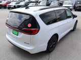 New 2025 Chrysler Pacifica Select image 5