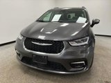 Used 2023 Chrysler Pacifica Limited image 4