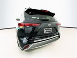 New 2025 Toyota Highlander Platinum image 5