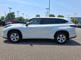 Used 2022 Toyota Highlander LE image 6