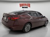 Used 2024 Nissan Altima 2.5 SV image 4