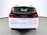 Used 2021 Chrysler Pacifica Touring-L image 6