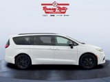 Used 2024 Chrysler Pacifica Premium image 6
