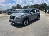 Used 2024 Nissan Pathfinder Platinum image 3