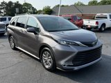 Used 2024 Toyota Sienna XLE image 3