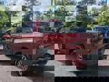 Used 2024 Nissan Frontier SL image 6