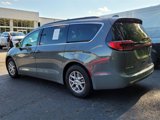 Used 2022 Chrysler Pacifica Touring-L w/ Uconnect Theater Family Group image 5