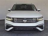 Used 2023 Volkswagen Tiguan SE w/ Panoramic Sunroof Package image 3