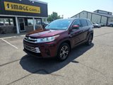 Used 2019 Toyota Highlander LE image 2