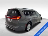Used 2022 Chrysler Pacifica Touring-L image 4