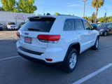 Used 2017 Jeep Grand Cherokee Laredo image 3