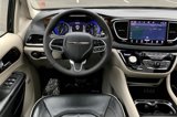 Used 2022 Chrysler Pacifica Limited image 5