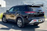 New 2025 Nissan Pathfinder SL image 2