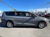New 2025 Chrysler Pacifica Select image 5