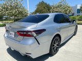 Used 2021 Toyota Camry SE image 3