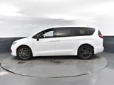 New 2026 Chrysler Pacifica Select image 4