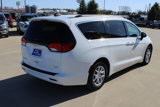 Used 2022 Chrysler Pacifica Touring-L image 5