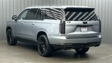 Used 2025 Cadillac Escalade ESV Sport Platinum image 3