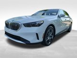 Used 2024 BMW i5 eDrive40i w/ M Sport Package image 2