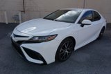 Used 2021 Toyota Camry SE image 4