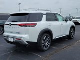 New 2025 Nissan Pathfinder Platinum image 4