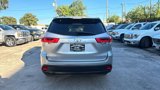 Used 2017 Toyota Highlander SE image 5