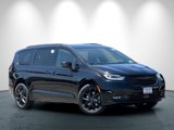 New 2025 Chrysler Pacifica Limited image 2