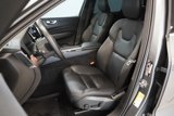Used 2021 Volvo XC60 T6 Momentum w/ Premium Package image 3