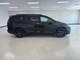 New 2026 Chrysler Pacifica Limited image 4