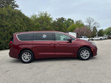 Used 2023 Chrysler Pacifica Touring-L image 6