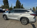 Used 2021 Toyota Highlander Platinum image 5