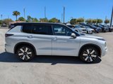 New 2025 Mitsubishi Outlander SEL image 3