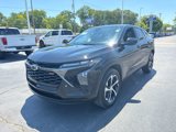 Used 2025 Chevrolet Trax RS w/ Driver Confidence Package image 2