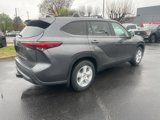 Used 2023 Toyota Highlander LE image 6