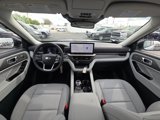 New 2025 Ford Explorer Platinum image 2