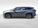 New 2025 Toyota Highlander XLE image 2