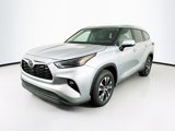 Used 2024 Toyota Highlander XLE image 3