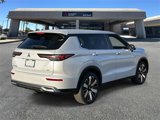 New 2025 Mitsubishi Outlander SE image 3