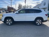 New 2025 Volkswagen Atlas SEL image 2