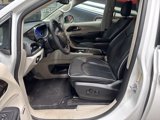 Used 2023 Chrysler Pacifica Limited w/ Uconnect Theater Family Group image 4