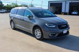 Certified 2022 Chrysler Pacifica Touring-L image 3